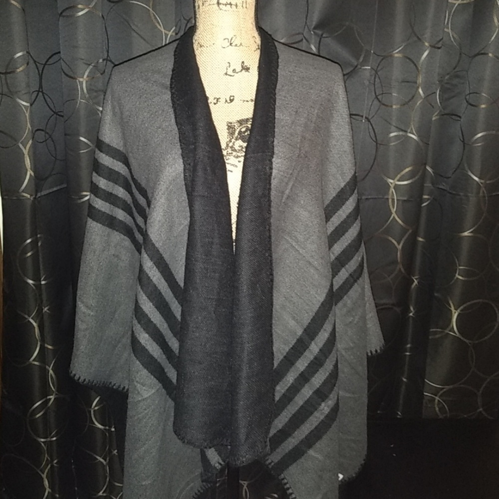 💰Poncho - Picture 2 of 8